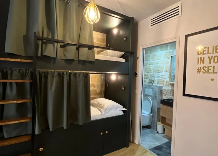 Fraternity-Hotel Paris